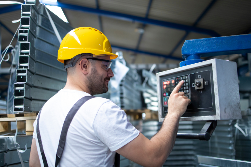 Automação de máquinas industriais impulsiona a eficiência e a produtividade Automação de máquinas industriais impulsiona a eficiência e a produtividade